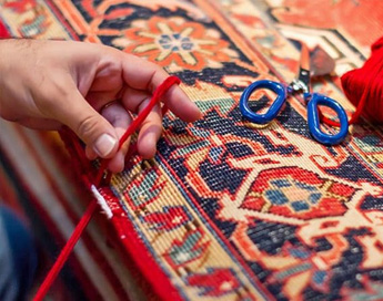 خدمات تخصصی و حرفه ای رفوی فرش در قالیشویی شیراز